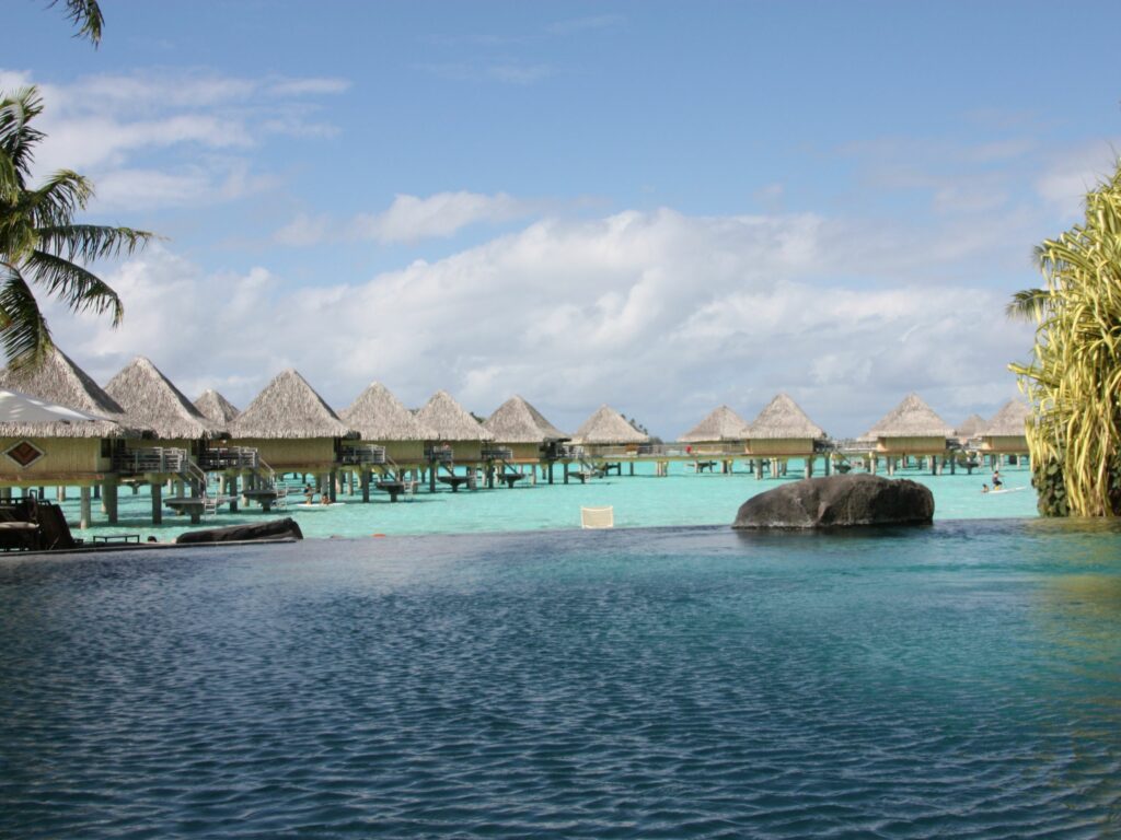 Travel Planner - Voyages de noces - Bora-Bora - mer bleue - logement sur pilotis
